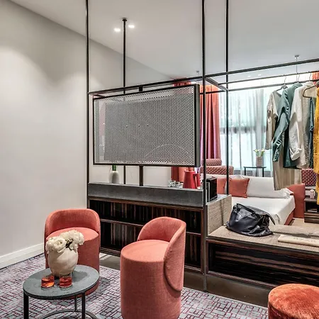 ホテル Parioli Cube 4*