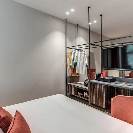 Parioli Cube 4* ローマ