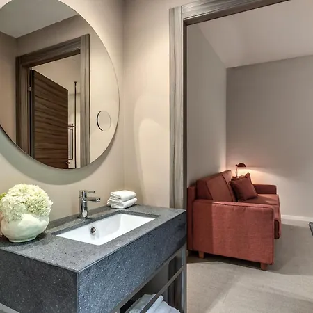 호텔 Parioli Cube 4*